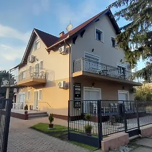 https://gbor-ron-apartment.hotels-hajduszoboszlo-hungary.com